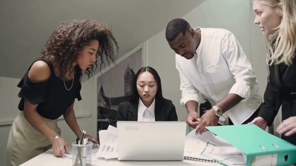 Work Professionals choosing their it services